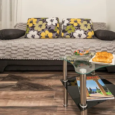 Rooftop View In The Palace Walls *