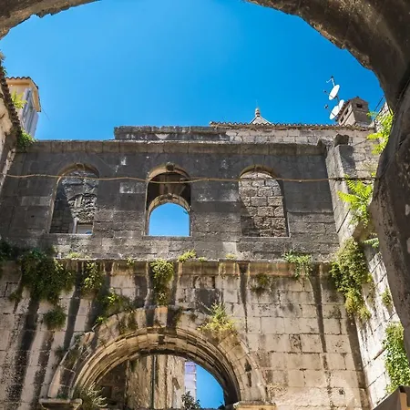 Rooftop View In The Palace Walls Split